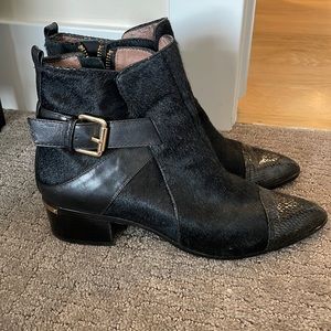 Donald Pliner Black booties